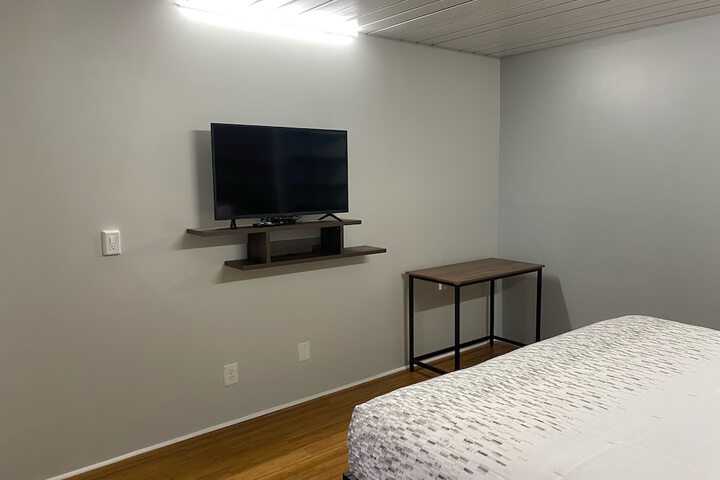 Room 8 of 10