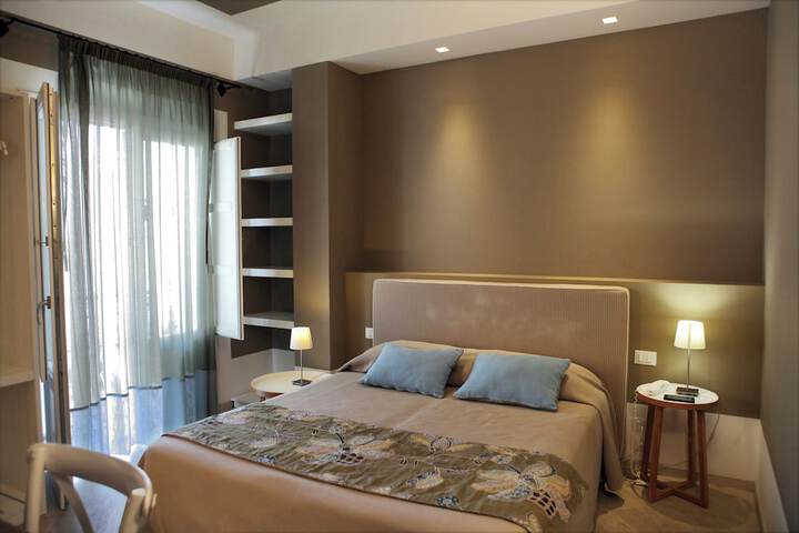 Room 38 of 210