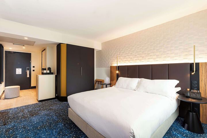 Room 20 of 153