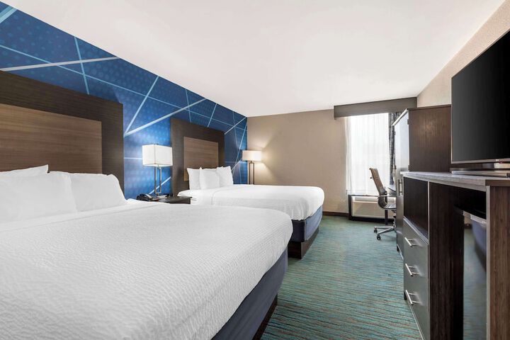 2 Queen Beds (4 of 7)