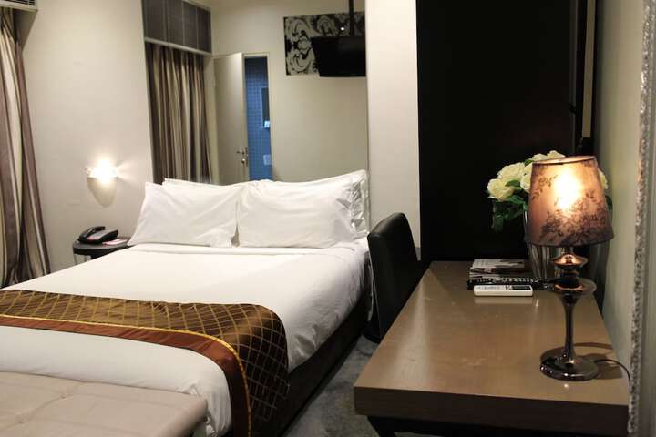 Room 16 of 42