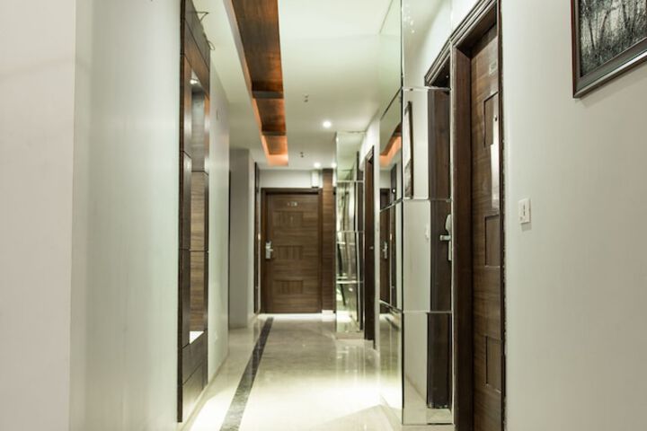 Ballroom/Hall 38 of 40