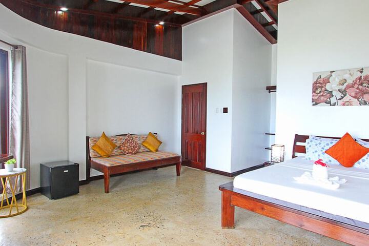 Room 3 of 92