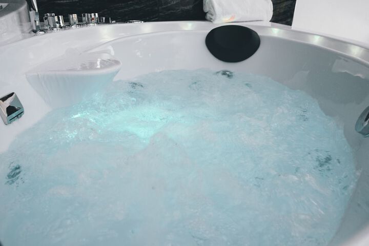 Hot Tub 14 of 17