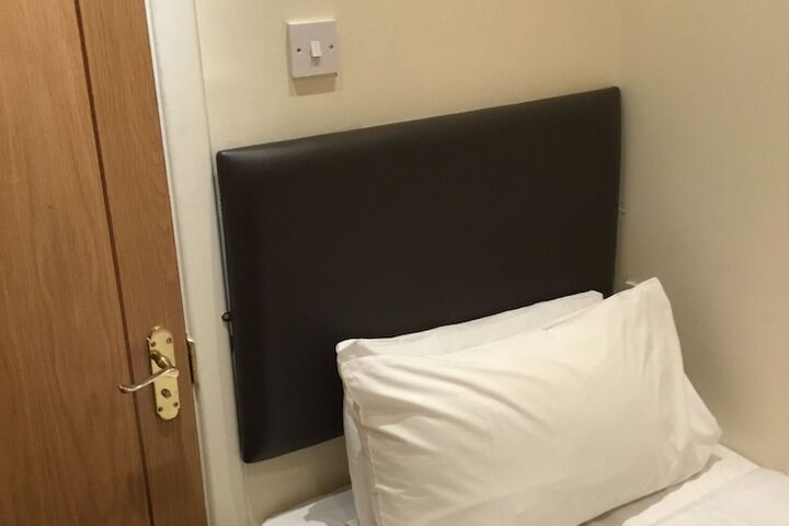 Room 2 of 61