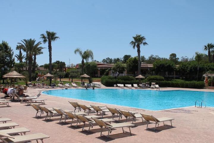 Pool 11 of 22