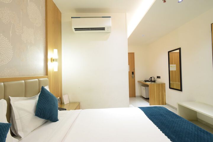 Room 21 of 37