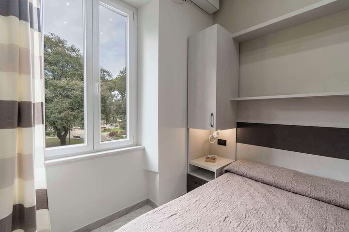 Room 15 of 53
