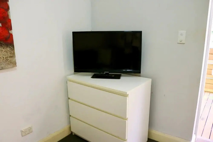 Room 7 of 11
