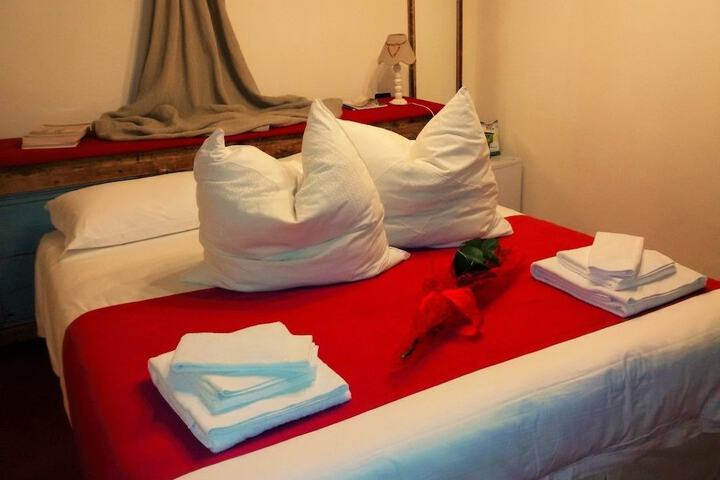 Room 2 of 73