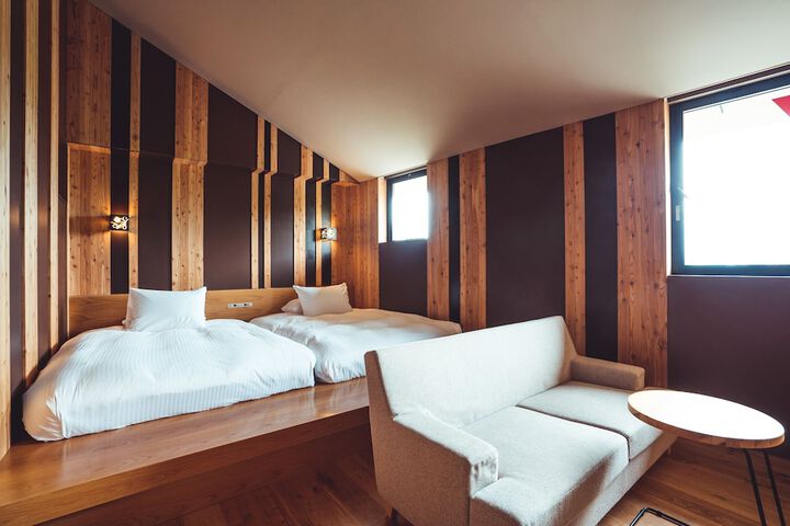 Room 8 of 40