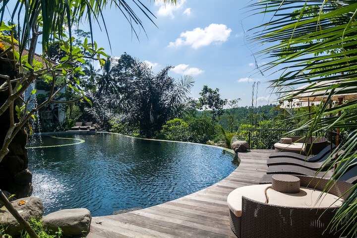 Pool 17 of 43