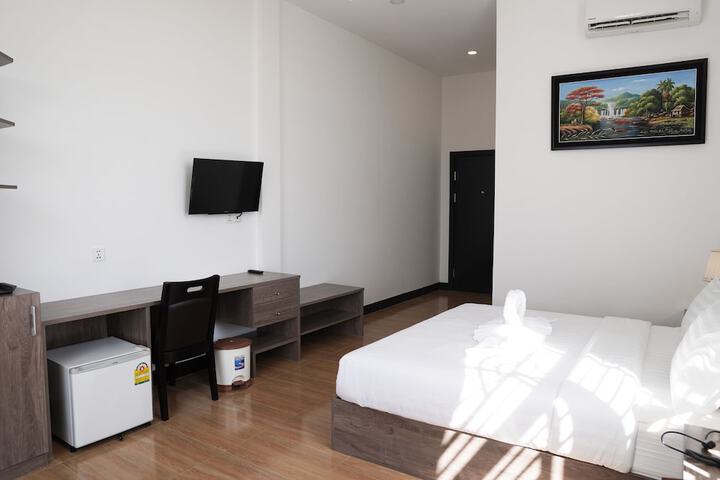 Room 6 of 40