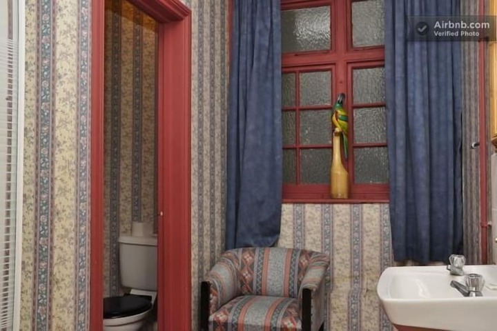 Room 23 of 35