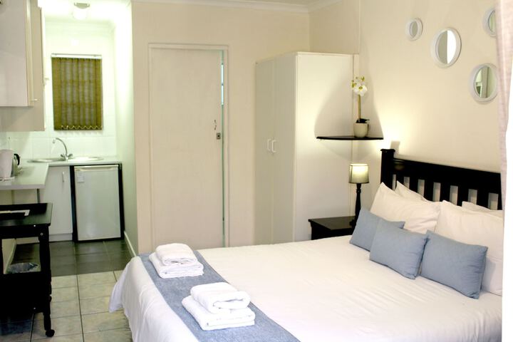 Room 12 of 38