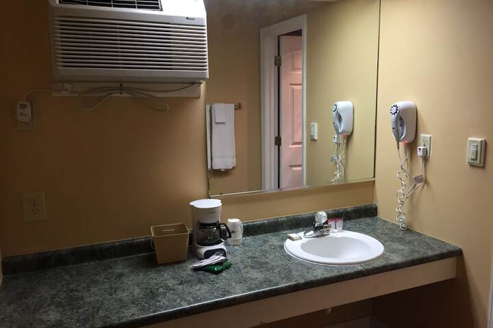 Room 72 of 92