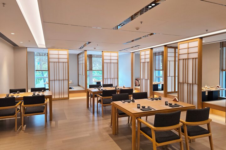 Dining 39 of 62