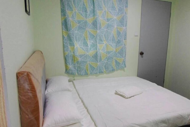 Room 4 of 4