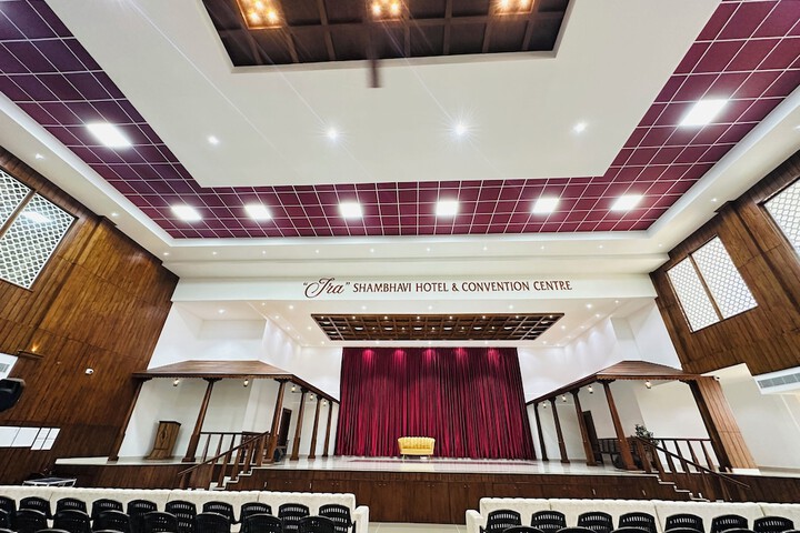 Ballroom/Hall 73 of 94