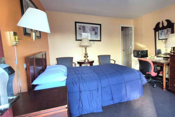 Room 12 of 44