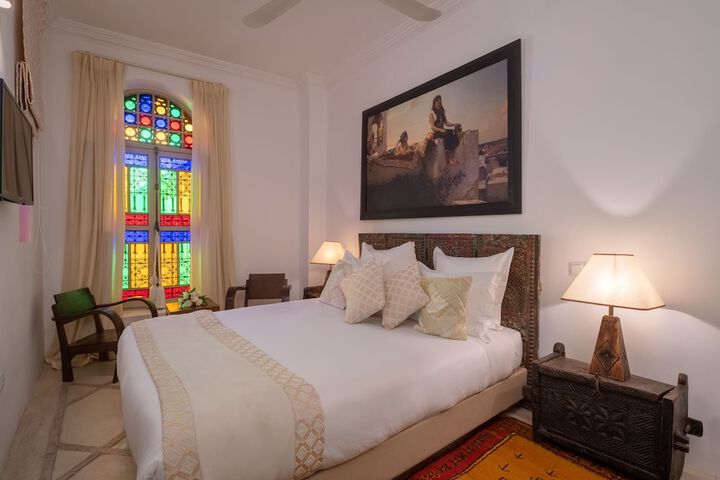 Room 10 of 60