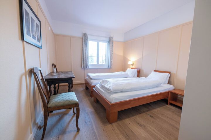 Room 43 of 103