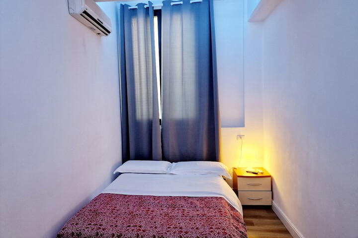 Room 11 of 69