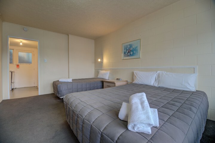 Room 6 of 31