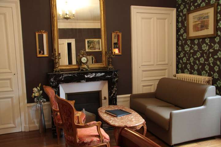 Room 107 of 193