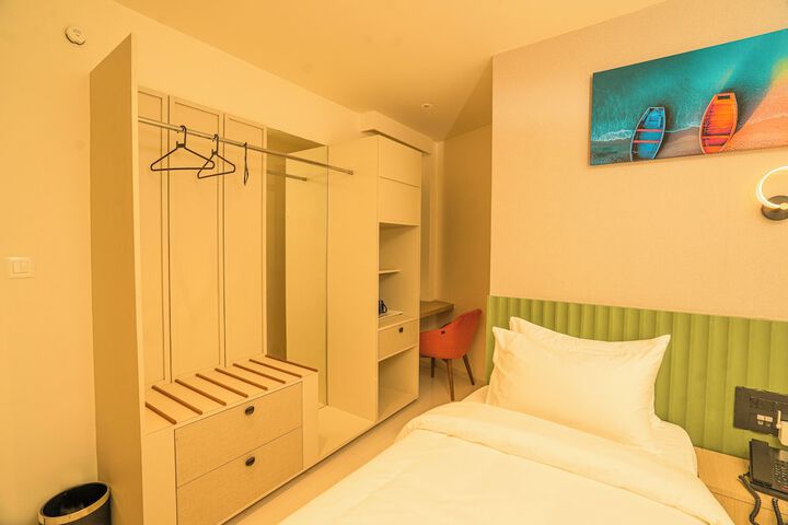 Room 14 of 72