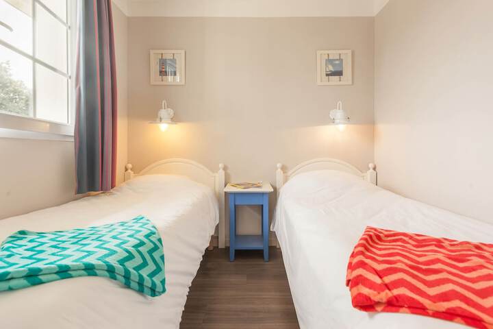 Room 10 of 76
