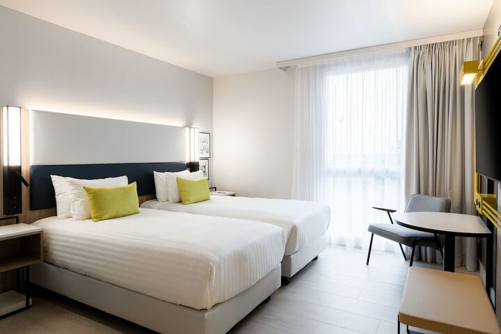 Room 5 of 35