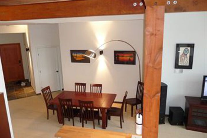 Room 17 of 27