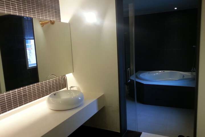 Room 21 of 35