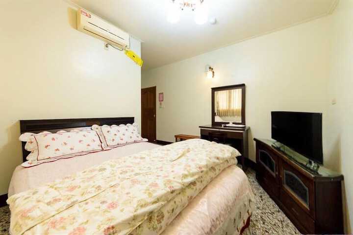 Room 4 of 19