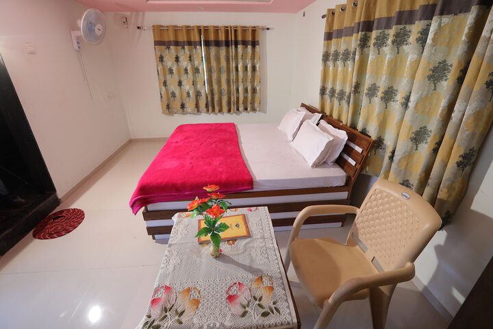Room 17 of 18