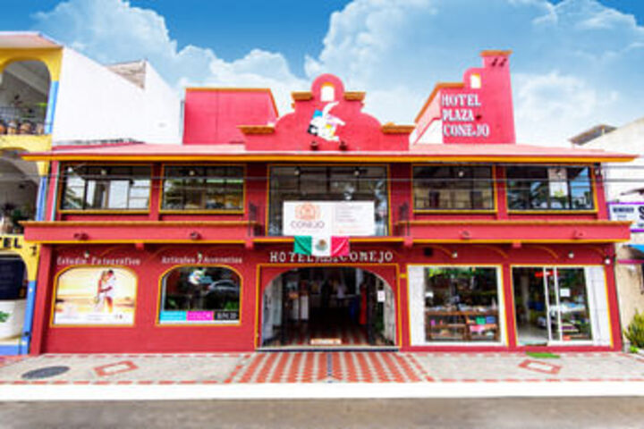 Hotel Plaza Conejo