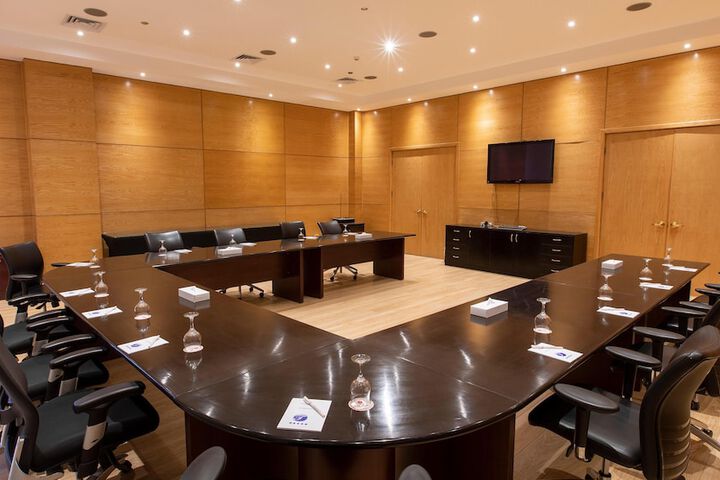 Business Center 61 of 98