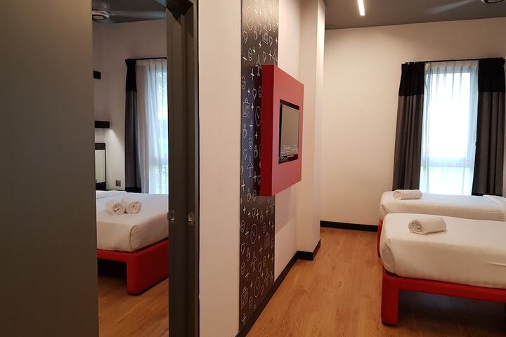 Room 8 of 53