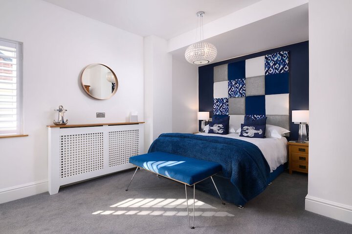 Room 6 of 65