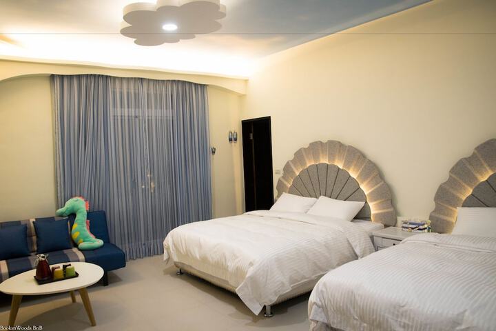 Room 25 of 63