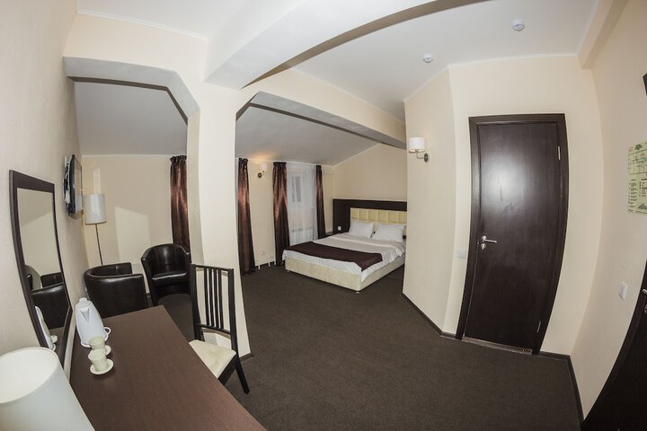 Room 33 of 50