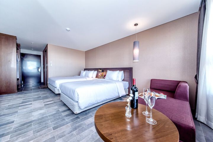 Room 16 of 38