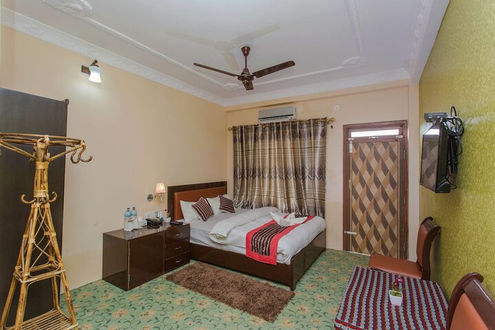 Room 5 of 40