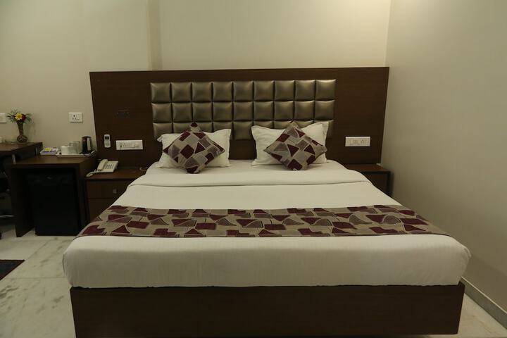 Room 18 of 31