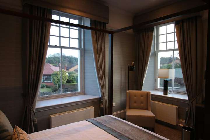 Room 28 of 62