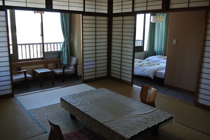 Room 5 of 17