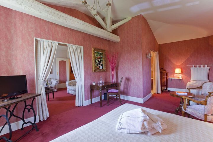 Room 17 of 92