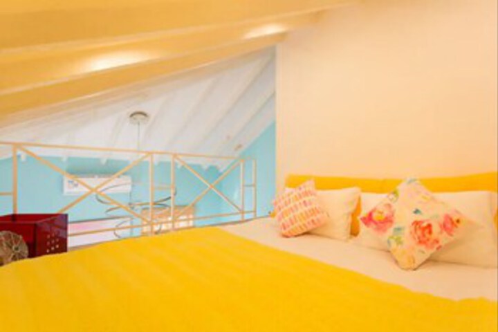 Room 6 of 17