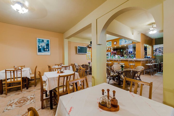 Dining 59 of 78